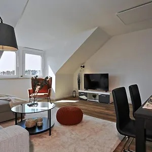 'traveller Lodge' Grosszuegiges - 3 Bedroom 10min To Hbf, Full Kitchen, Homeoffice, Netflix, Wifi , Düsseldorf Deutschland
